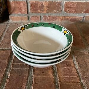 Gibson Designs Christmas Treasures Set of 4 Cereal/Salad Bowls
